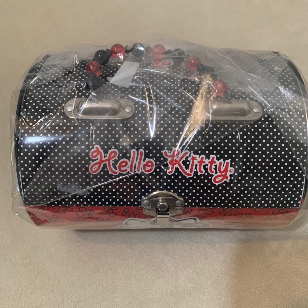 Hello Kitty Purse - Picture 2 of 6